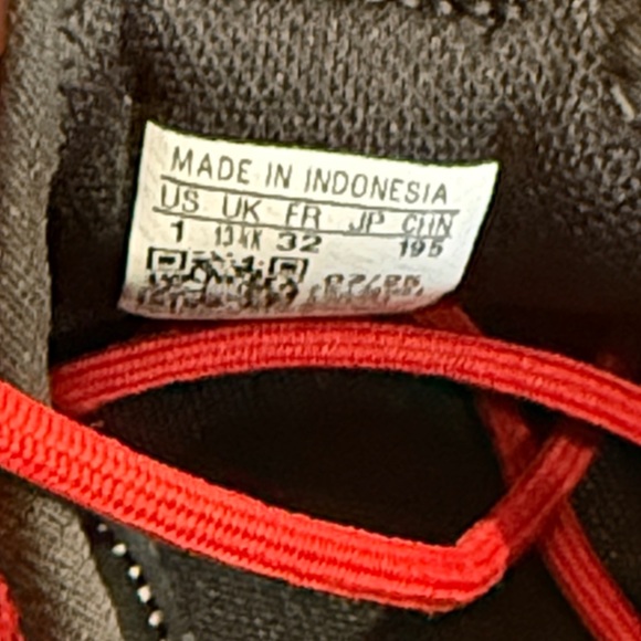 KIDS ADIDAS KAPTIR 3.0 SCARLETT BLACK LACE UP SNEAKERS SIZE 1 YOUTH NEW - Picture 9 of 11